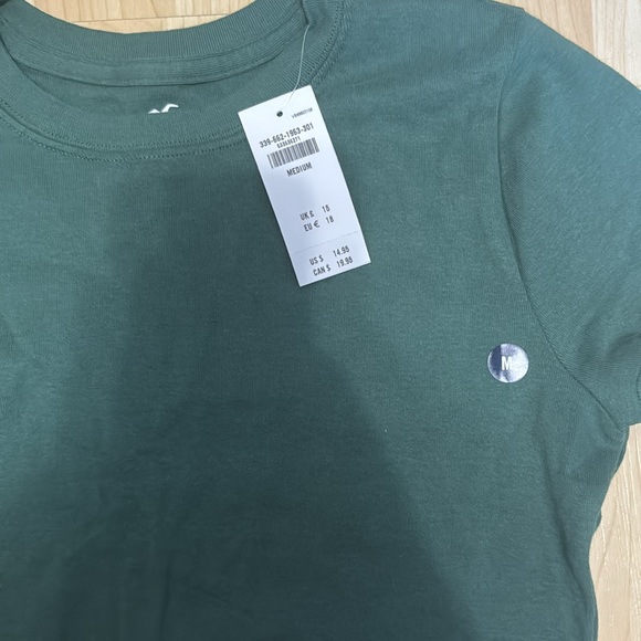 3/25 Hollister Baby Tee - Picture 4 of 4